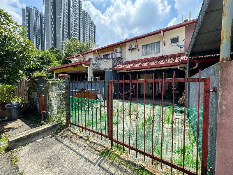 Double Storey Terrace Taman Puchong Utama, Puchong - photo 10