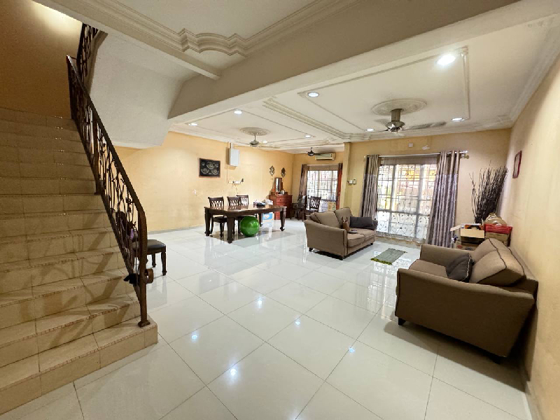 RENOVATED DOUBLE STOREY TERRACE 22x76, 6 ROOMS  SEKSYEN 11 SHAH ALAM - photo 8
