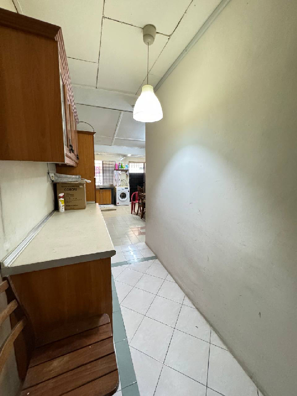 RENOVATED DOUBLE STOREY TERRACE 22x76, 6 ROOMS  SEKSYEN 11 SHAH ALAM - photo 11