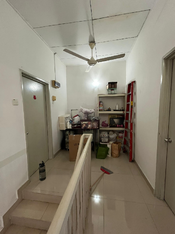 Double Storey Terrace House Seksyen 6, Kota Damansara - Non Bumi Unit, Partial Furnished - photo 3