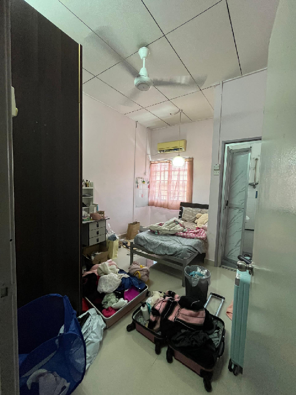 Double Storey Terrace House Seksyen 6, Kota Damansara - Non Bumi Unit, Partial Furnished - photo 6