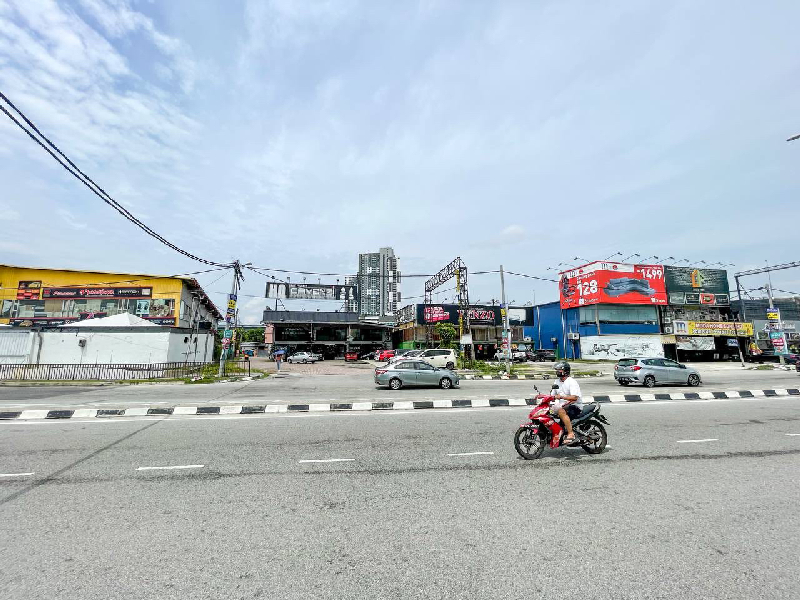 FACING MAIN ROAD+ Warehouse Balakong Cheras - photo 2