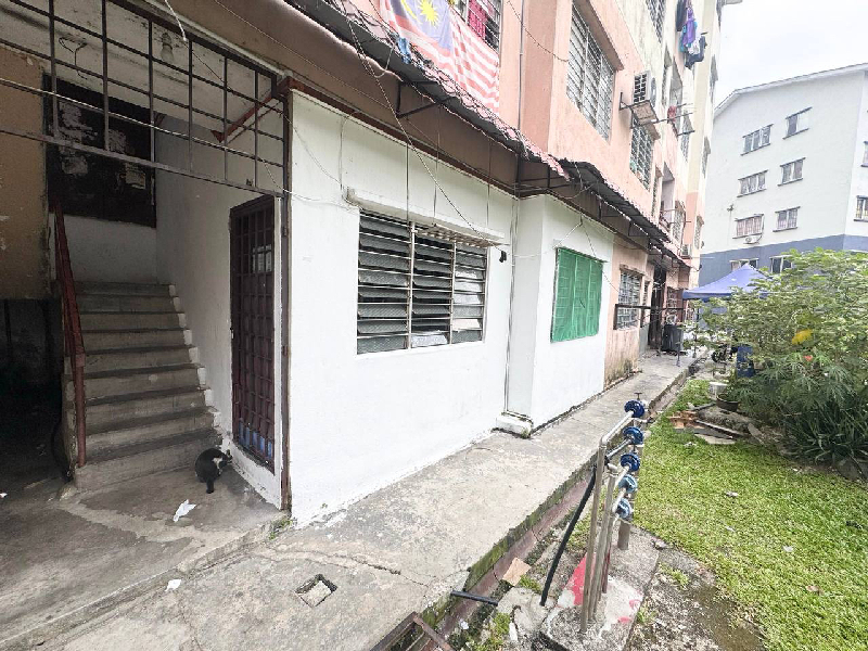Ground Floor, Flat pendamar indah 2, Lebuh Damar Merah, Taman Pendamar Indah 2 port klang - photo 3