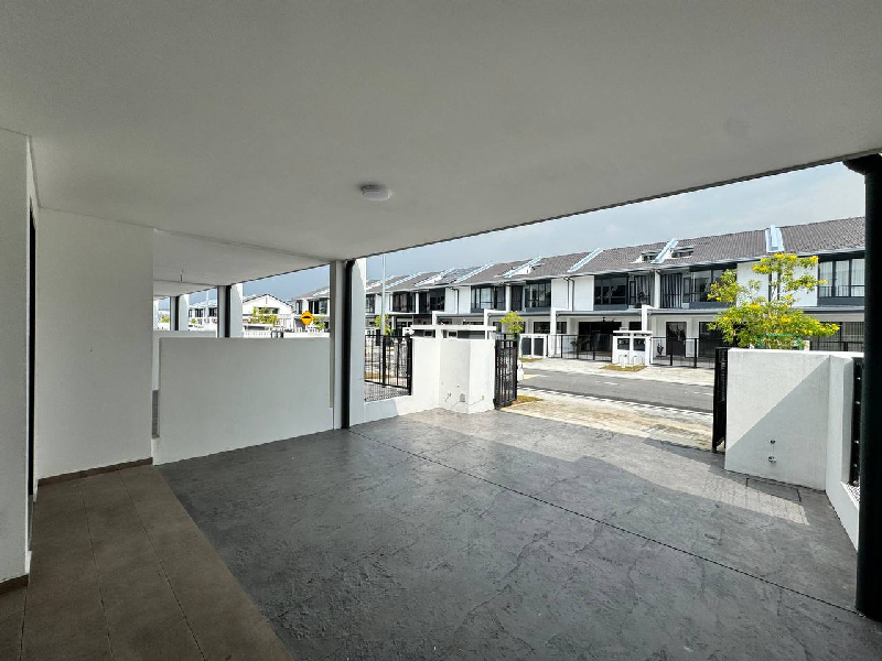 Double Storey Terrace House at Nadira 1, Bandar Bukit Raja 2, Klang - photo 2