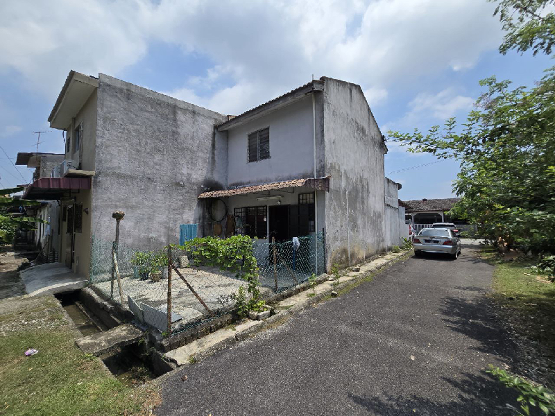Renovated Endlot Double StoreyJalan Hamzah Alang, Kapar - photo 2