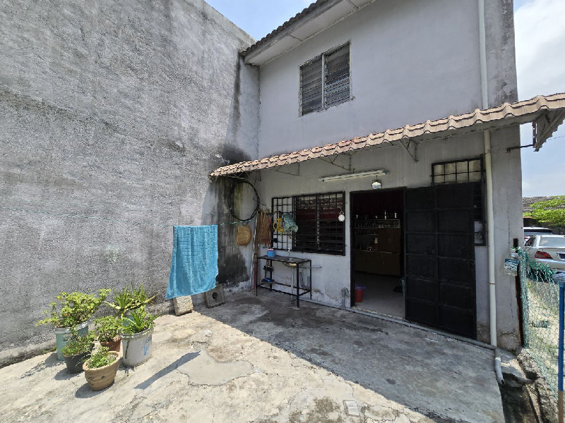 Renovated Endlot Double StoreyJalan Hamzah Alang, Kapar - photo 6
