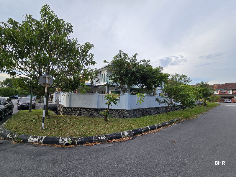 RENOVATED CORNER LOT 2 STOREY TERRACE HOUSE BANDAR SERI PUTRA BANGI - photo 2