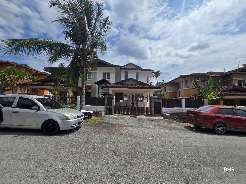 RENOVATED 2 STOREY SEMI DETACH HOUSE BANDAR SERI PUTRA BANGI - photo 2