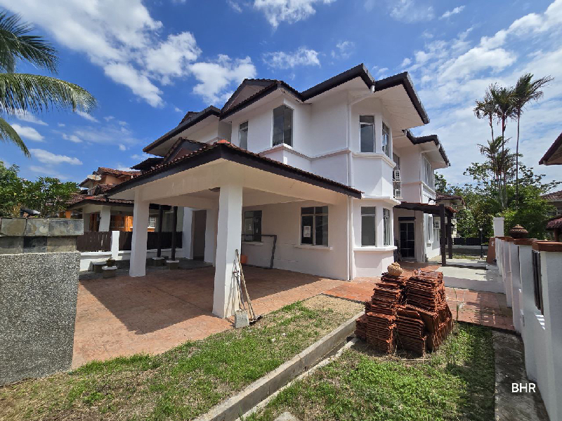 RENOVATED 2 STOREY SEMI DETACH HOUSE BANDAR SERI PUTRA BANGI - photo 3