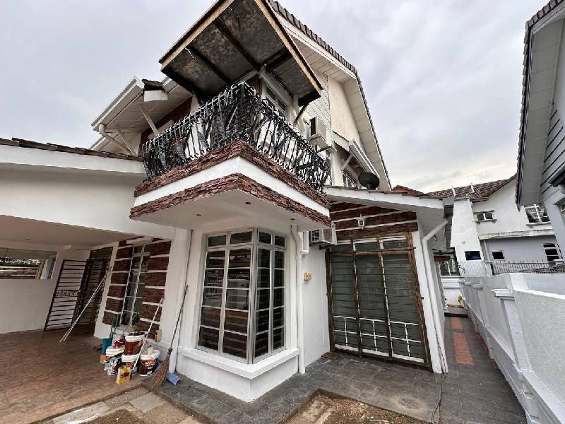 FULLY RENOVATED  EXTEND 2 STOREY SEMI DETACH HOUSE BANDAR SERI PUTRA BANGI - photo 2