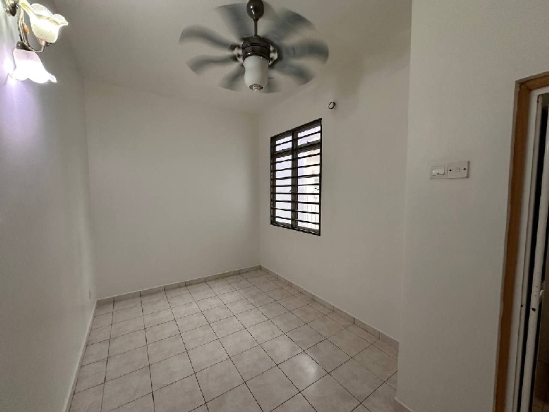 FULLY RENOVATED  EXTEND 2 STOREY SEMI DETACH HOUSE BANDAR SERI PUTRA BANGI - photo 8