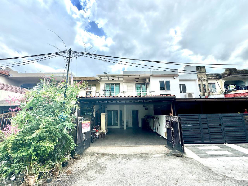 Double Storey Terrace, Jalan Jelai 2, Taman Bayu Emas, Port Klang - photo 2