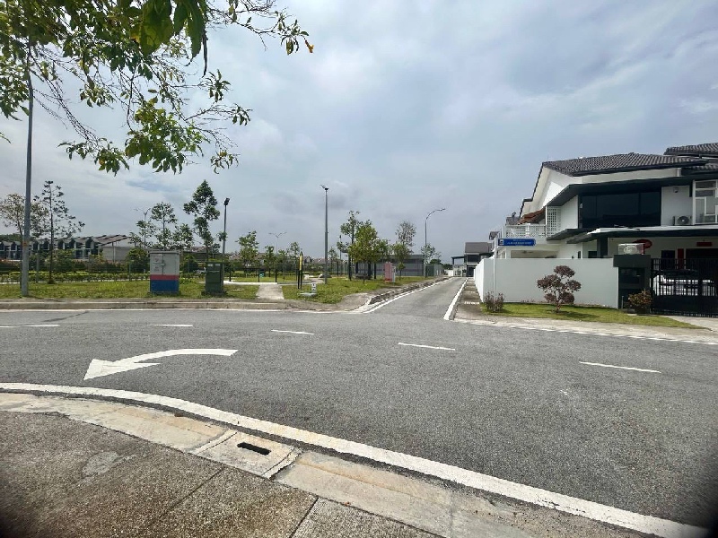 Double Storey Terrace Type Lumira Bandar Bukit Raja, Klang - photo 3