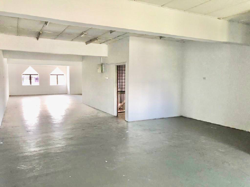 4 Storey Shoplot Seksyen 14 Petaling Jaya Facing Masjid Bulat - photo 4