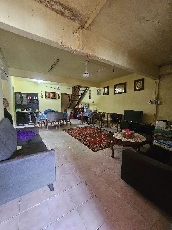 Fully Renovated Teres 2 Tingkat  Jalan Rotan Semut Seksyen 18 Shah Alam - photo 5
