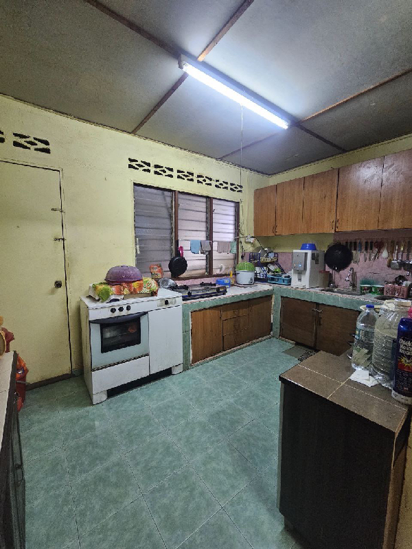 Fully Renovated Teres 2 Tingkat  Jalan Rotan Semut Seksyen 18 Shah Alam - photo 8