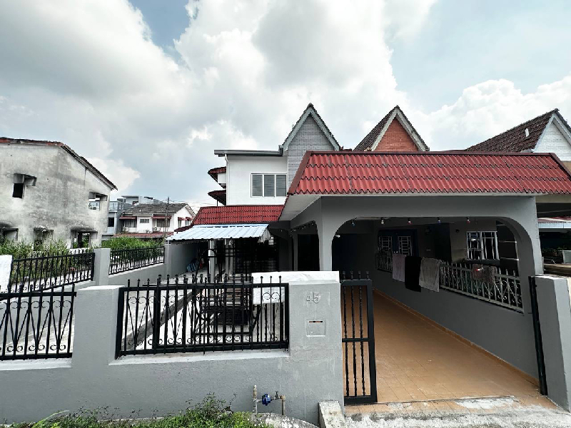 End Lot 2 Storey Terrace, Jalan Sri Damak, Taman Sri Andalas Klang - photo 2