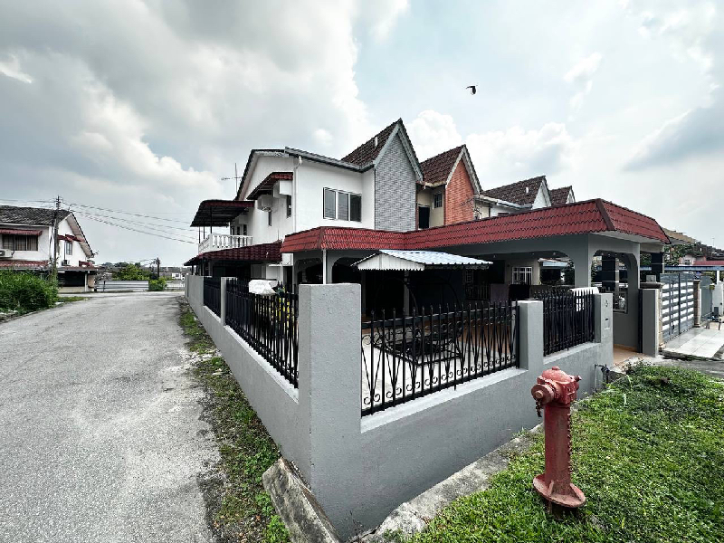 End Lot 2 Storey Terrace, Jalan Sri Damak, Taman Sri Andalas Klang - photo 4