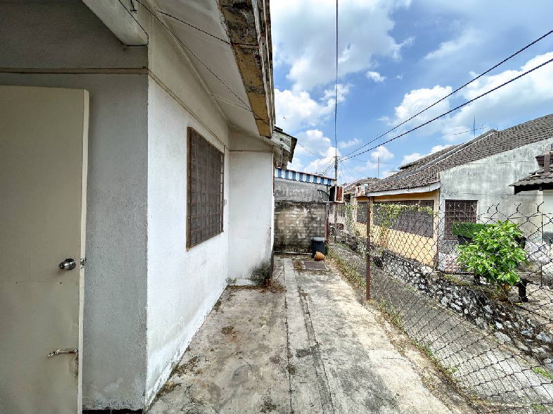 1 half Storey Terrace USJ 2 Subang Jaya - photo 12
