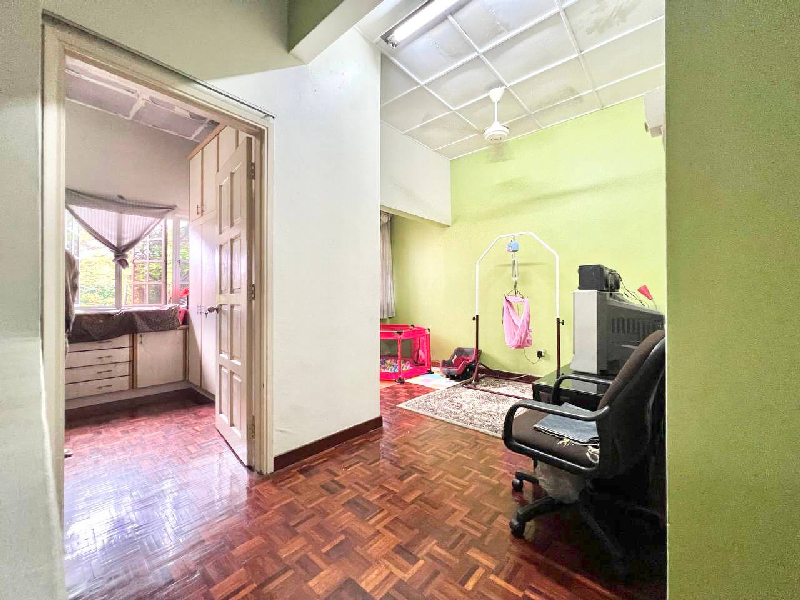 Renovated Double Storey, SS 19  Subang Jaya - photo 11