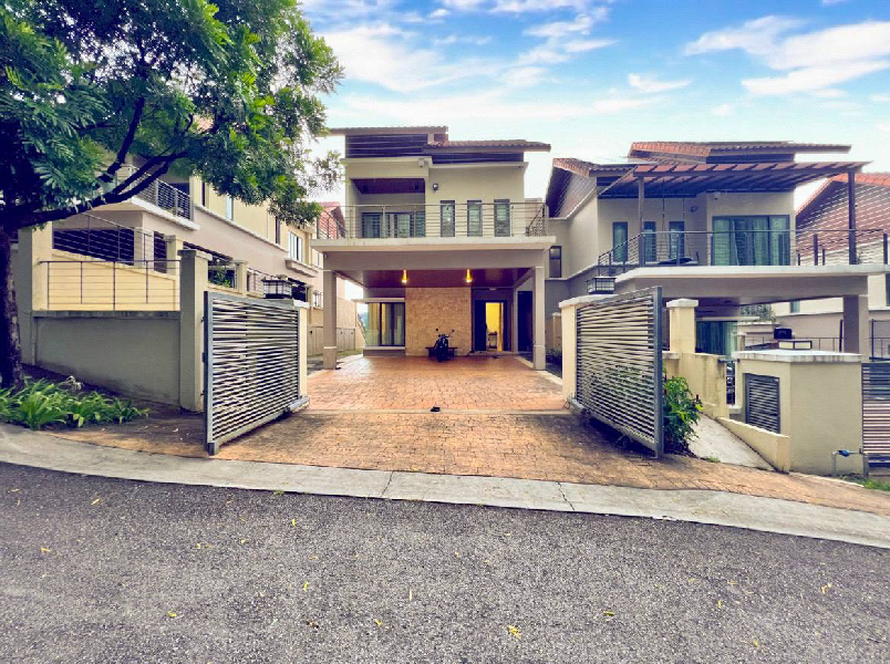 2STOREY SEMI DETACHE ...