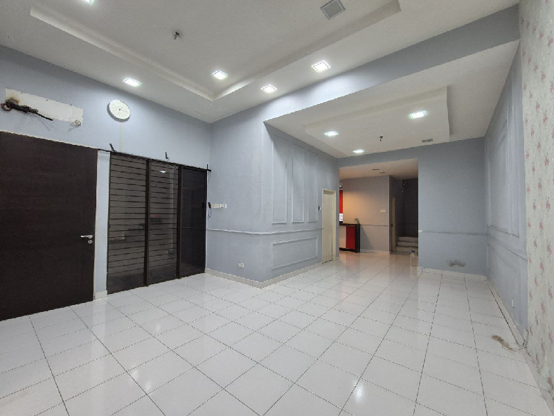 Cheapest Renovated 22x752 Storey Terrace Jalan Rodat Bandar Bukit Raja Klang - photo 4