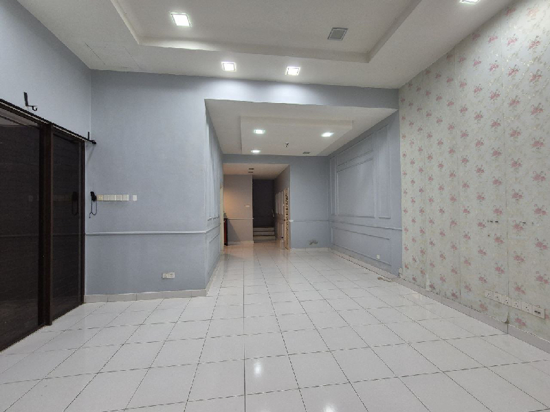 Cheapest Renovated 22x752 Storey Terrace Jalan Rodat Bandar Bukit Raja Klang - photo 5