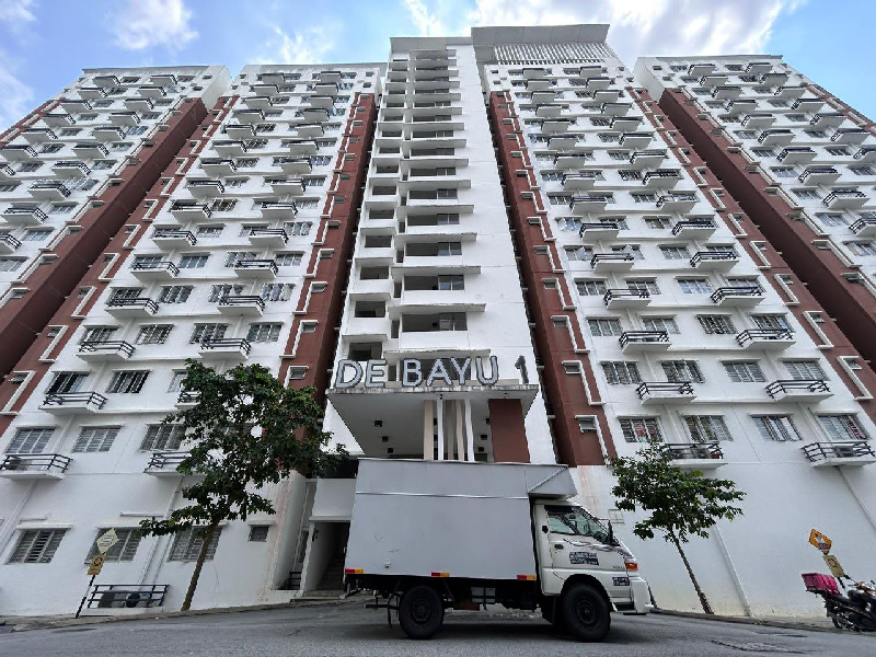 De Bayu Apartment, S ...