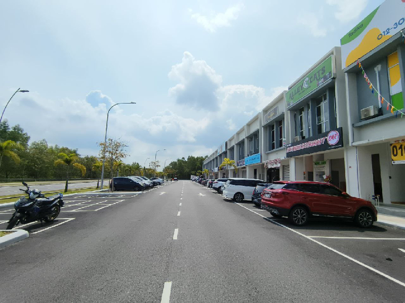 End Lot Ground Floor ShoplotPark Place 1, Cybersouth, Dengkil - photo 2
