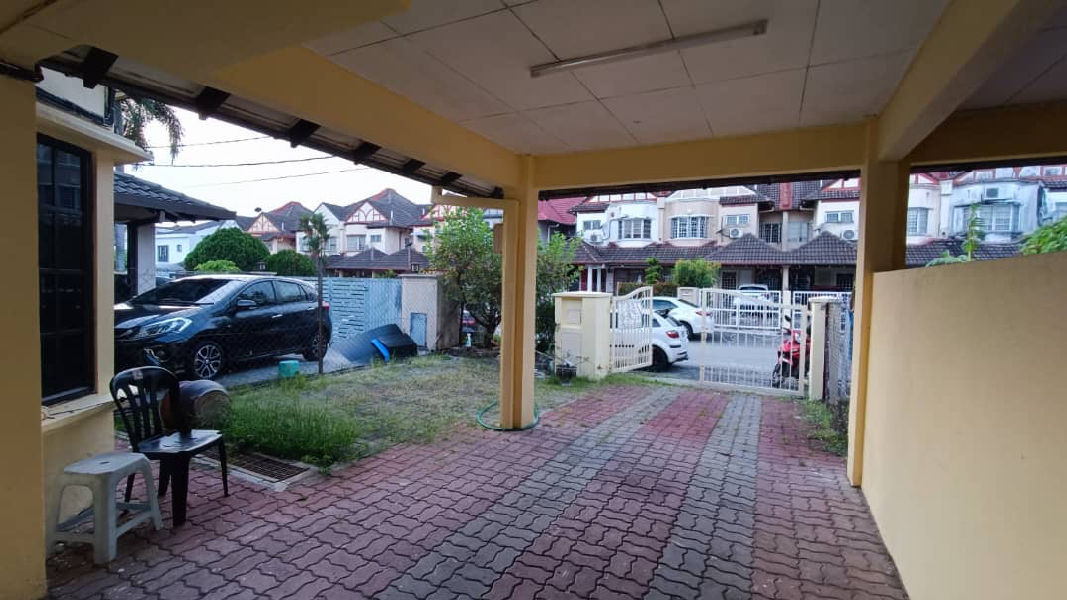 1 half STOREY LINK HOUSE USJ 11 FREEHOLD - photo 2