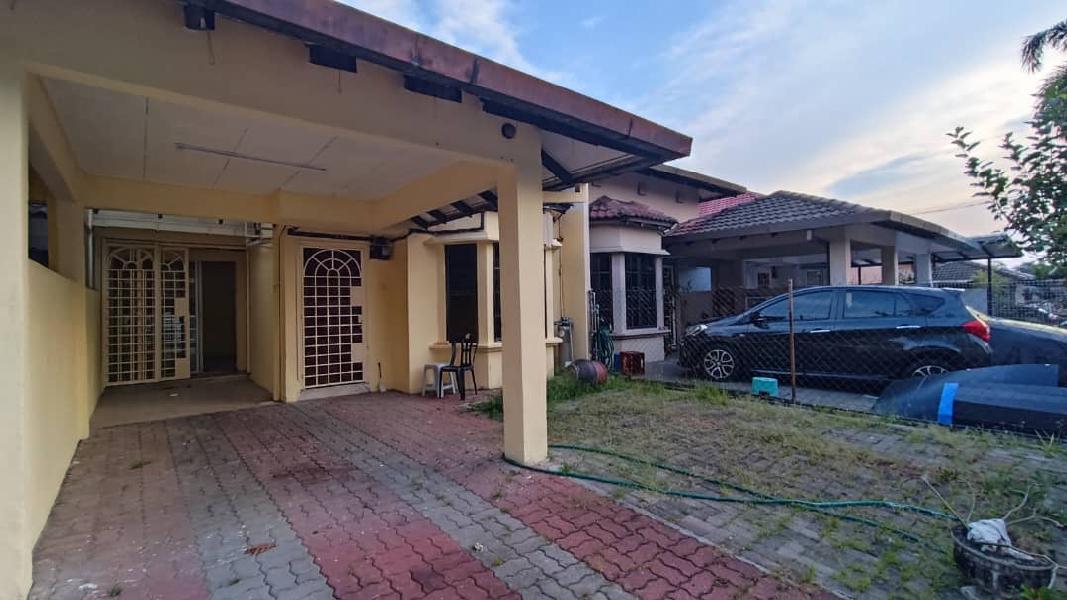 1 half STOREY LINK HOUSE USJ 11 FREEHOLD - photo 3