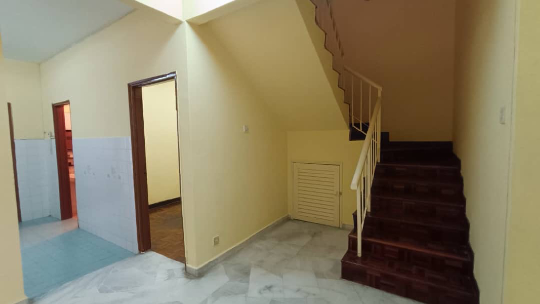 1 half STOREY LINK HOUSE USJ 11 FREEHOLD - photo 6