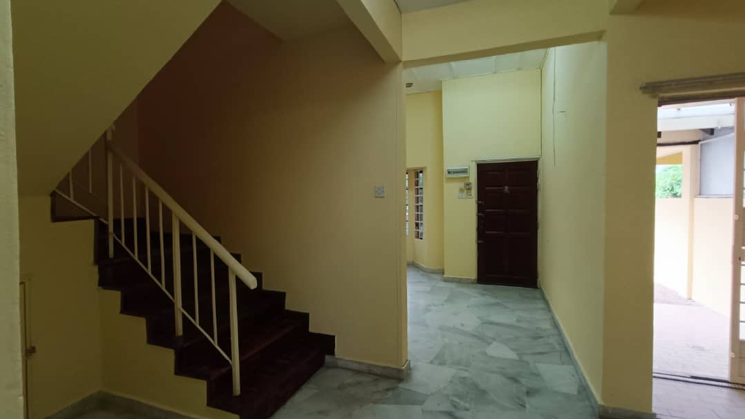 1 half STOREY LINK HOUSE USJ 11 FREEHOLD - photo 9