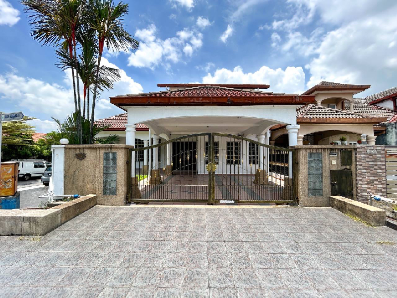 Corner Lot Suasana Bandar Tun Hussein Onn1Storey Terrace - photo 2