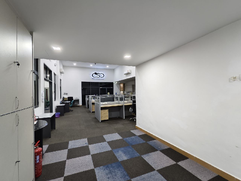 Semi Detached End Lot 1Storey Factory Warehouse Renovated - photo 6