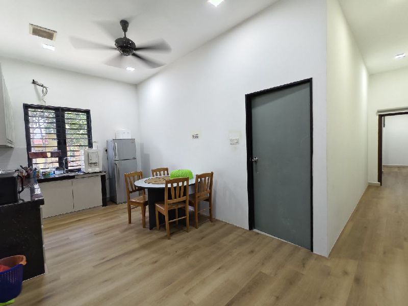 Semi Detached End Lot 1Storey Factory Warehouse Renovated - photo 13
