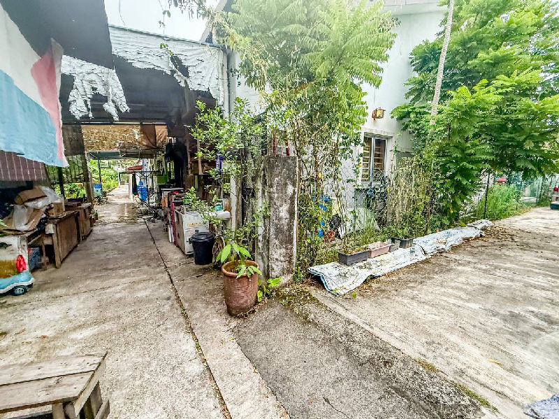 End Lot Renovated Single Storey Terrace, Jalan Lombong, Seksyen 29 Shah Alam - photo 3