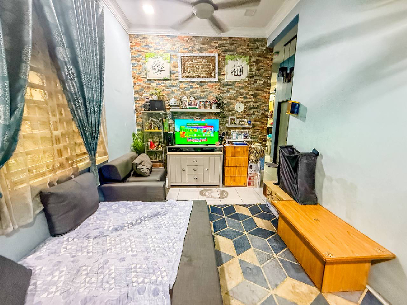 End Lot Renovated Single Storey Terrace, Jalan Lombong, Seksyen 29 Shah Alam - photo 6