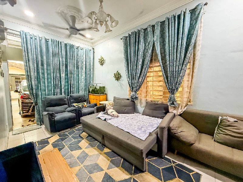 End Lot Renovated Single Storey Terrace, Jalan Lombong, Seksyen 29 Shah Alam - photo 8