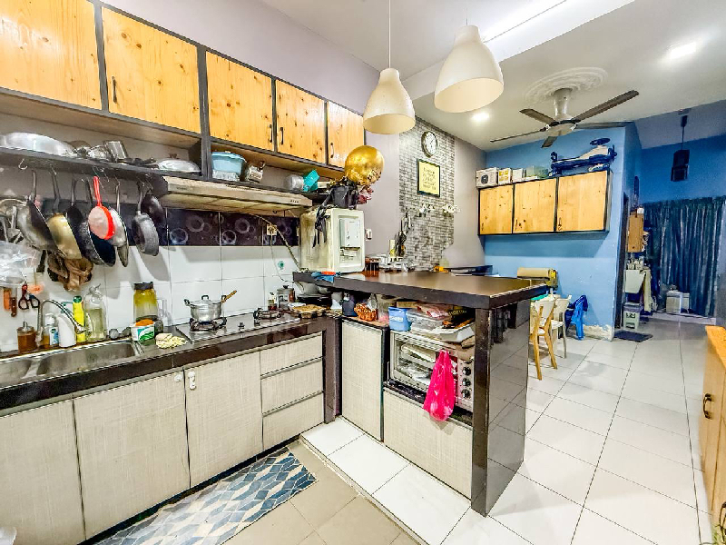 End Lot Renovated Single Storey Terrace, Jalan Lombong, Seksyen 29 Shah Alam - photo 12
