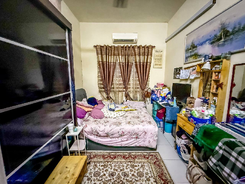 End Lot Renovated Single Storey Terrace, Jalan Lombong, Seksyen 29 Shah Alam - photo 13
