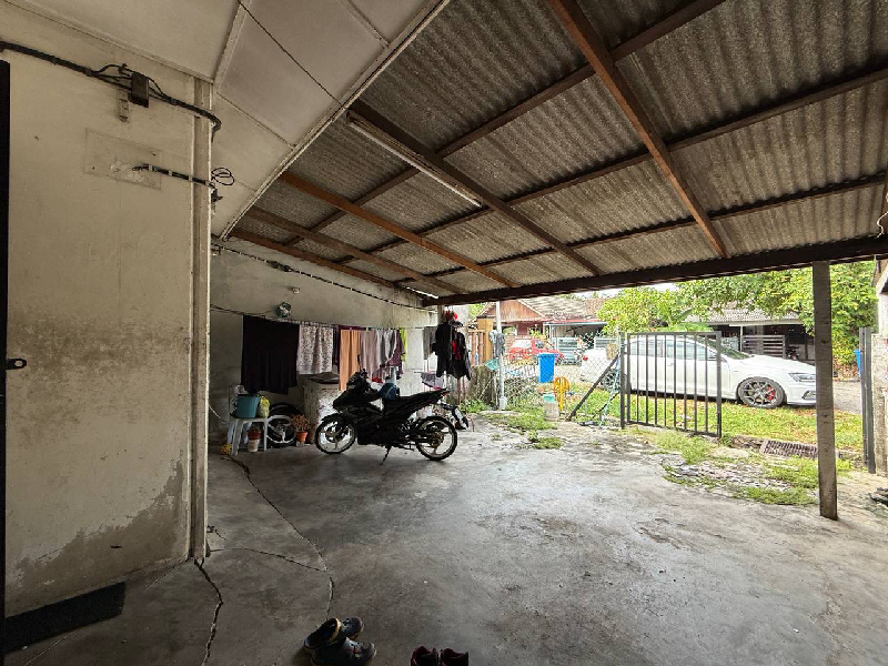 Single Storey Terrace Jalan Bayam, Seksyen 24 Shah Alam - photo 3