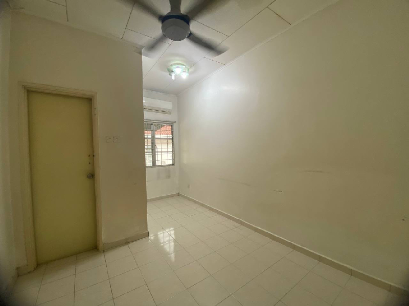 Double Storey Terrace, Seksyen 7 Jalan Kristal, Shah Alam - photo 7