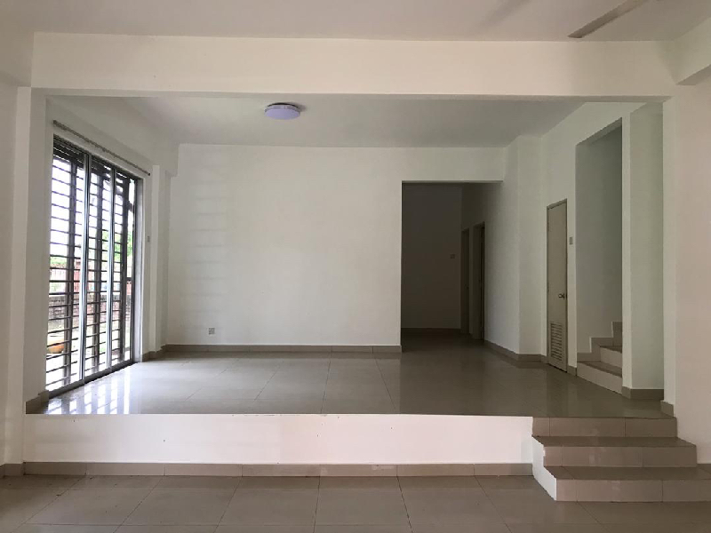END LOT,Double Storey Terrace House Alam Budiman Seksyen U10, Shah Alam -  Extra Land At Side - photo 3