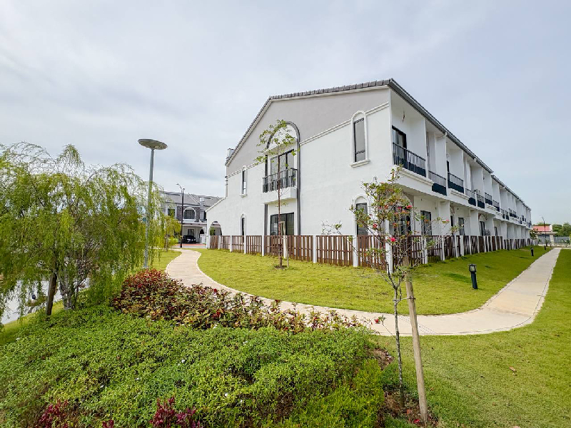 End Lot Double Storey Terrace Setia Safiro, Cyberjaya - photo 3