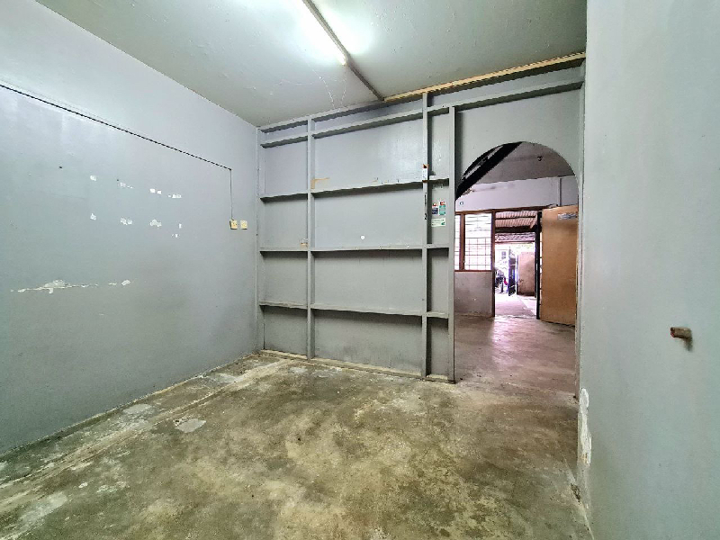 RUMAH TERES DUA TINGKAT SEKSYEN 19 SHAH ALAM - photo 9