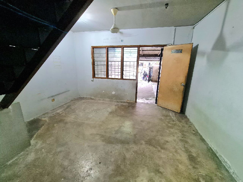 RUMAH TERES DUA TINGKAT SEKSYEN 19 SHAH ALAM - photo 10