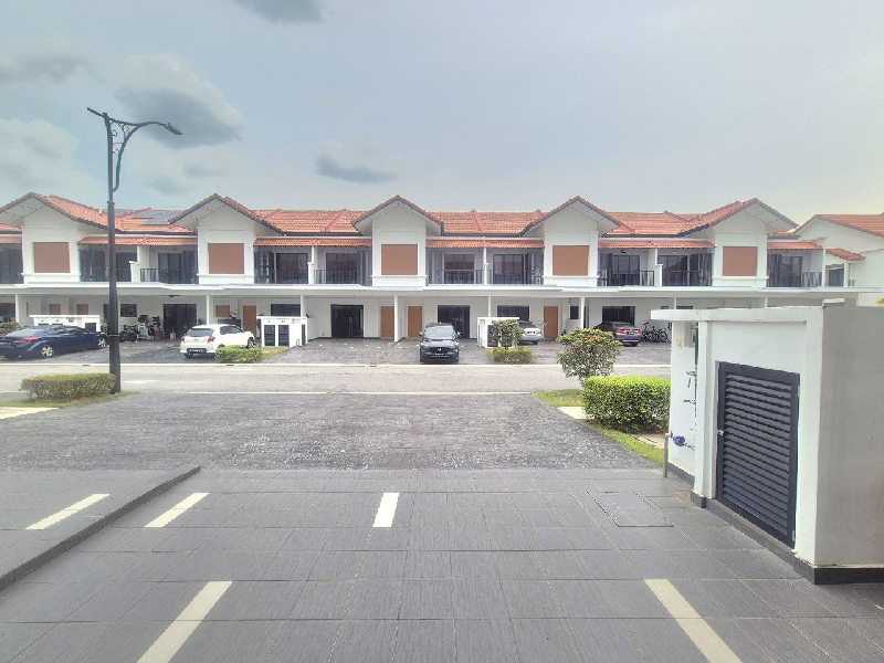 DOUBLE STOREY TERRACE ALMOST FULL FURNISHEDREEF TROPICS, SETIA ECOGLADES, CYBERJAYA - photo 8