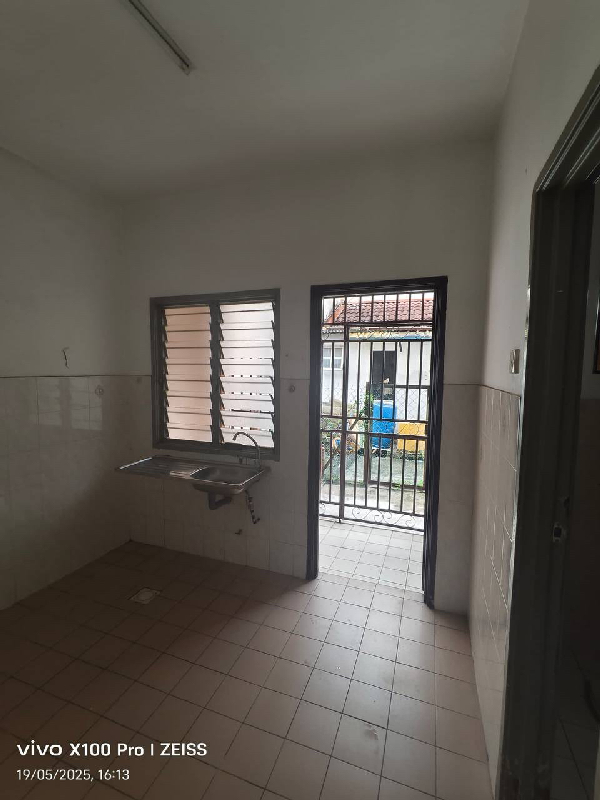 FREEHOLD Double Storey Jalan Zapin, Bandar Bukit Raja, Klang - photo 3
