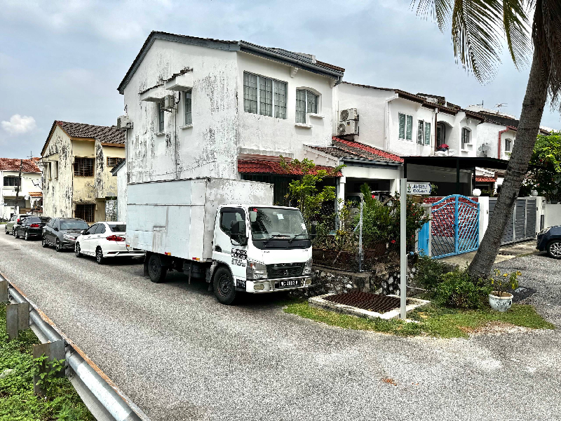 End Lot Double Storey House, USJ 12, Subang Jaya, Near Sekolah